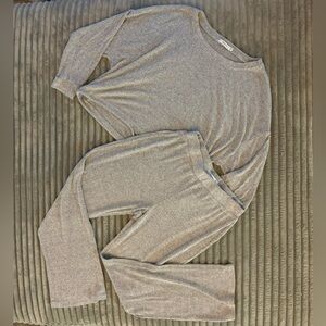 Lightweight cozy pyjamas.